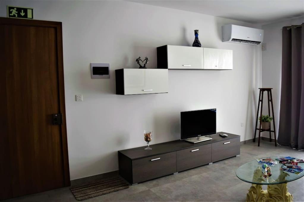 Lovely 3-Bedroom Apartment In L-Iklin エクステリア 写真